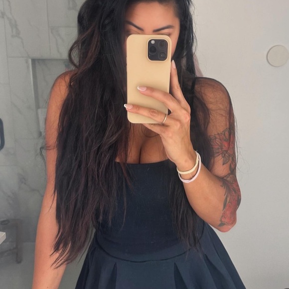 Meet Nykky @ Neutral.With.A.Pop 🤎 - Picture 2 of 3